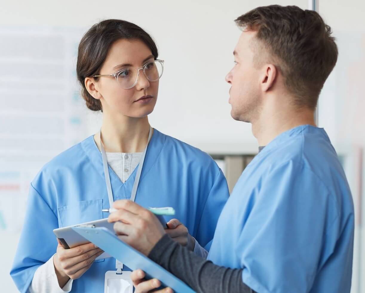 Nurses Discussing Patient Plan