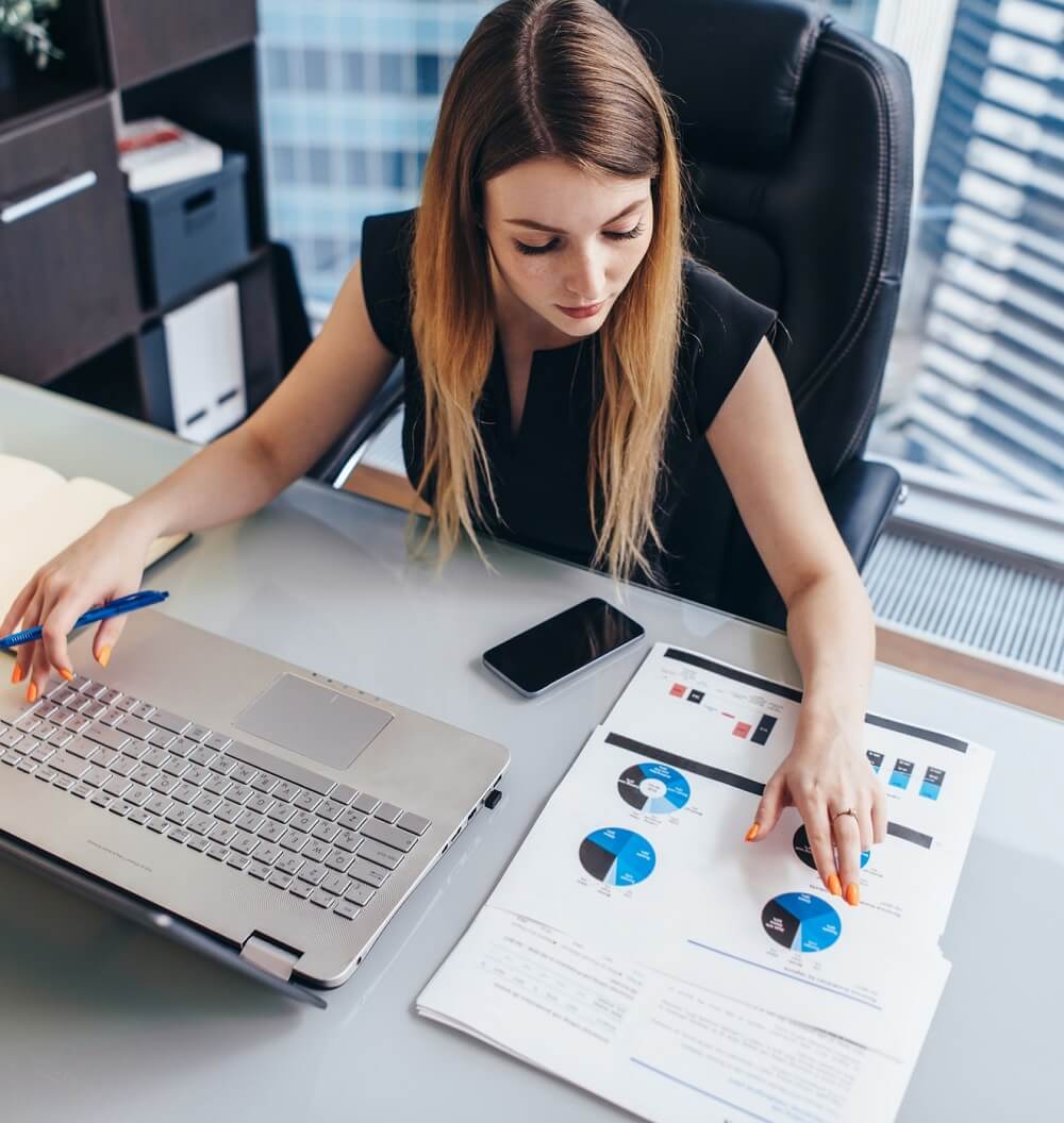 Data Analyst Reviewing Report Data Analytics Bachelor's Degree Certification Eligibility