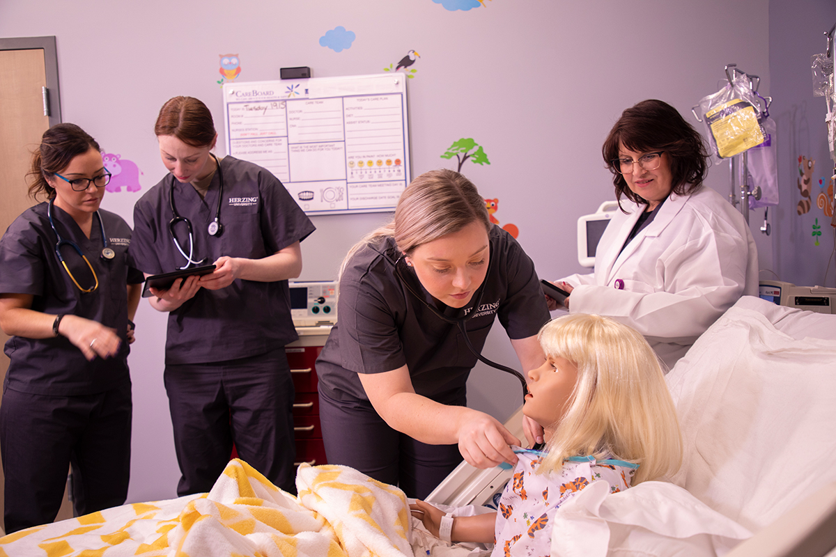 Undergraduate Nursing Students in Simulation Lab