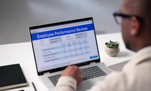 Online Performance Evaluation Form: African American Employee Filling Review