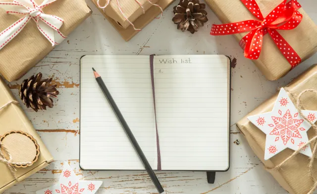 10 Gifts Students Should Add to Their Holiday Wish List