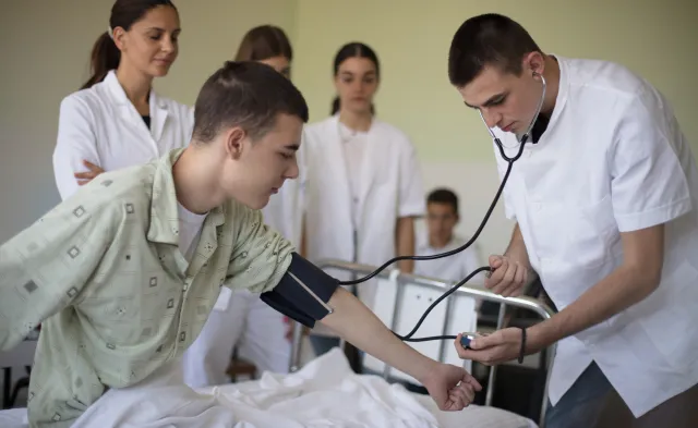 Clinicals and Herzing’s Clinical Placement Pledge: Our Commitment to Your Future Success
