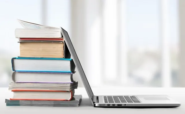 The Real Life of an Online Student