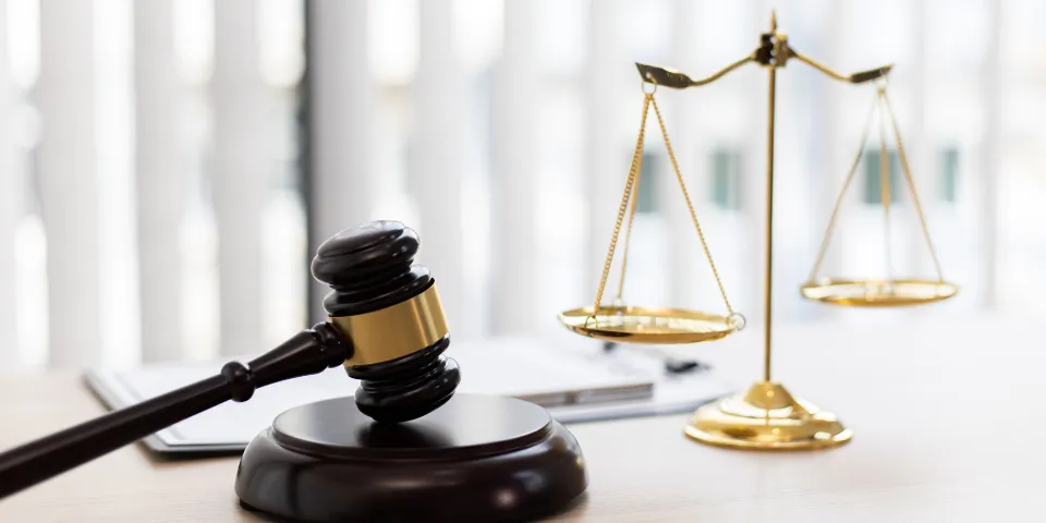 Legal scale and gavel