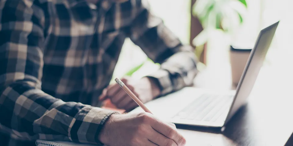 5 Tips to Write a Scholarship Essay that Stands Out