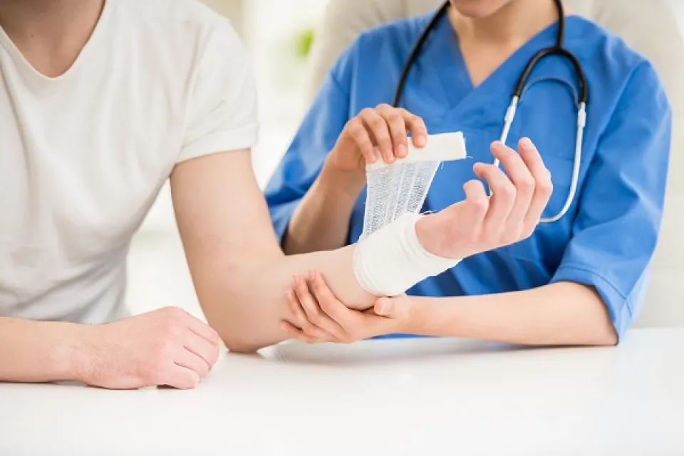 Requirements to Become a Wound Care Nurse