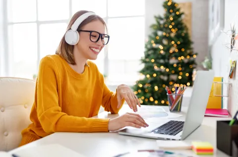 Navigating the Holiday Hurdle: Tips for Studying During the Festive Season